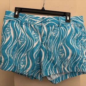 Lilly Pulitzer Blue and White Bermuda Shorts with Wavy Design